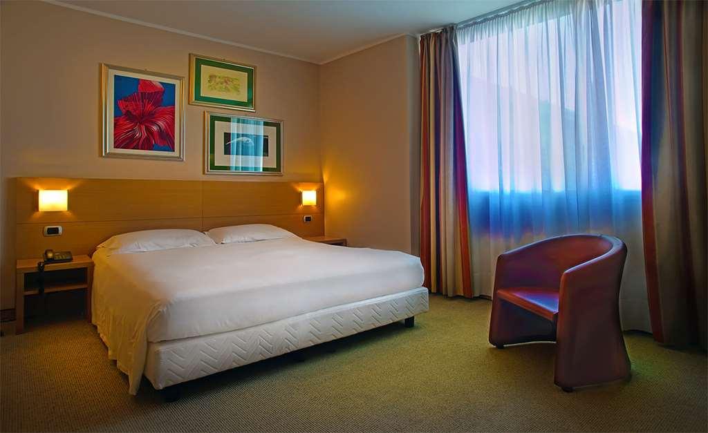 Hotel Sporting Cologno Cologno Monzese Zimmer foto