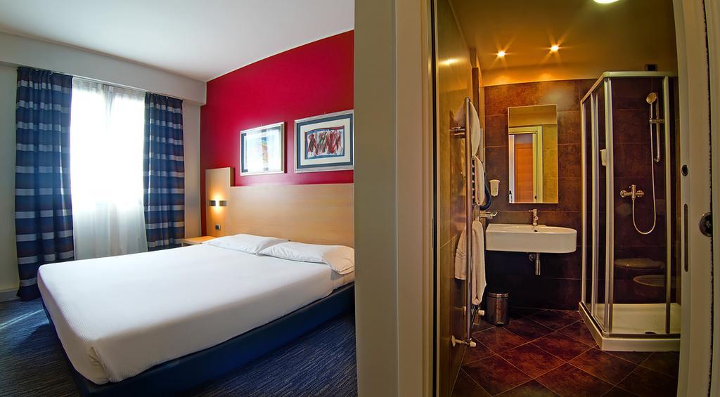 Hotel Sporting Cologno Cologno Monzese Zimmer foto